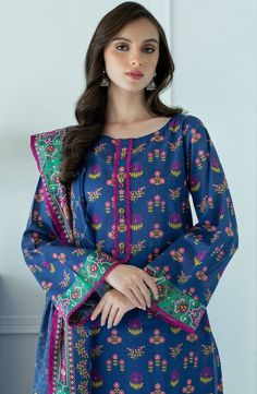 Lawn Dress Design Ideas, Women Shirt Designs, Lawn Dress Design, Elegant Summer Outfits, Elegant Fashion Outfits, Lace Dress Design, Latest Dress Design, Neck Designs For Suits, Summer Lawn