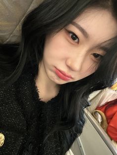 Chaeryoung Itzy, Lee Chaeryeong, Chaeryeong Itzy, Itzy Chaeryeong, Bare Face, Shy Girls, Beauty Life Hacks Videos, Beauty Life, You Are Beautiful