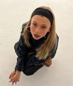 Sports Hair, Sport Hair, 사진 촬영 포즈, Emma Chamberlain, Stretchy Headbands, Stil Inspiration, Looks Street Style, Workout Yoga, Women's Hair