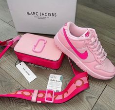 Pink Nike Shoes Outfit, Nike Pink Shoes, Nike Shoes Outfit, Outfits With Pink, Pink Shoes Outfit, Marc Jacobs Snapshot Bag, Pink Nike Shoes, Pretty Sneakers, Trendy Purses