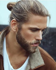 hot beardman - Ben Dahlhaus - I want a replica made of Ben's moustache and beard… Bart Styles, Types Of Buns, Man With Long Hair, Inspired Hairstyles, Mens Hairstyles With Beard, Beard Hairstyle, Man Bun, Corte De Cabelo Masculino, Blonde Guys