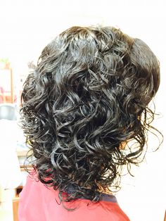 Digital perm Curly Grey Hair, Grey Hair Care, Digital Perm, Different Types Of Curls, Getting A Perm, Grey Curly Hair, Really Long Hair, Natural Gray Hair, Medium Short Hair