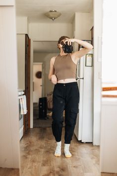 A dressy jogger style pant! Has a stretchy waist! Brand: Zara size XS but also fits a S Style Pant, Black Joggers, Fashion Joggers, Zara, Pants, Black, Trousers