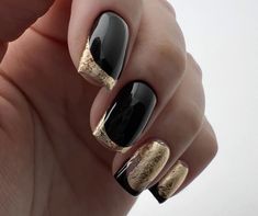 Nail Ideas With Gold, Black Nails With Glitter, Matte Black Nails, French Manicure Nails, Black Nail Art, Beauty Nails Design, Pretty Nail Art Designs, Black Nail Designs, Cute Gel Nails