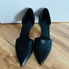 Authentic Black Leather Pumps! Black Leather Pumps, Leather Pumps, Real Leather, Shoes Women Heels, Leather Women, Shoes Heels, Black Leather, Pumps, Women Shoes