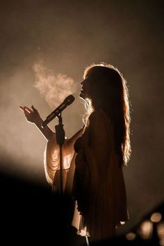 Arte Jazz, Foto Portrait, Florence Welch, Florence The Machines, Dream Career, Pentatonix, Concert Photography, Music Aesthetic, Music Photography