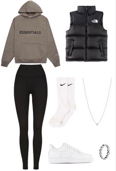 Highschool Outfit Ideas, Outfit With Shoes, Bad And Boujee Outfits, Dream Sneakers, Highschool Outfits, Cute Winter Outfit, Comfy Outfits Winter, Cute Outfits With Leggings, Stylish Winter Outfits