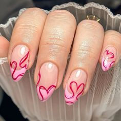 Circular Nail Designs, Raised Nail Designs, August Nails Almond, Wow Nails, Hello Nails, Valentine Nails, Subtle Nails, Simple Gel Nails