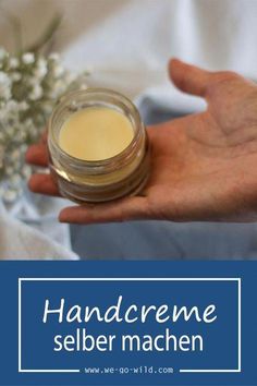 Tschüss trockene Hände! So einfach kannst du eine Handcreme selber machen, die deine Finger mega zart werden lässt. Diy Hand Cream, Diy Dry Shampoo, Shampoo Recipe, Healthy Advice, Etude House, Go Wild, Moisturizing Body Wash