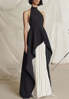 Halter Evening Dress, Alternative Wedding Dresses, Halter Gown, Pleated Long Skirt, Top Skirt Set, Looks Black, Long Skirts, Minimal Chic, Alternative Wedding