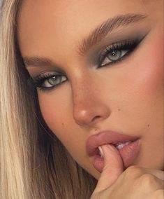 Glam Makeup Look, Glamour Makeup, Long Blonde