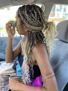 Biracial Braided Hairstyles, Boho Braids With Blonde Highlights, Summer Box Braids Colors, Colorful Boho Braids, Blonde Cornrow Braids, Box Braids With Blonde, Dirty Blonde Braids, Short Blonde Braids, Boho Braids Blonde