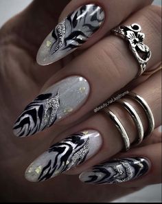 Nail Art Printer, Zebra Print Nails, Nautical Nails, Beach Nail Art, New Years Nail Designs, Nails Art Designs, Zebra Nails, Art Deco Nails, January Nails