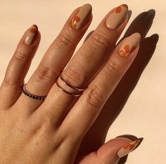 Funky Nail Art For Short Nails, 70s Nail Art, Sasuke Drawing, Peng Peng, Nail Design Glitter, Nail Jewelry, Minimalist Nails