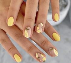 Nails For Italian Summer, Subtle Tropical Nails, Pink Lemon Nails, Nail Desine, Lemon Nails, Unghie Sfumate, Yellow Nails Design, 2024 Nails, Nagel Tips