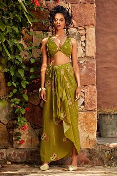 Shop for Nautanky Green Crepe Knotted Crop Top And Skirt Set for Women Online at Aza Fashions Green Skirt Set, Crop Top And Skirt Set, Knot Crop Top, Crop Top And Skirt, Crop Top Skirt Set, Knot Top, Top And Skirt Set, Butterfly Knot, Draped Skirt