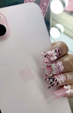 - 𝗳𝗼𝗹𝗹𝗼𝘄 𝟰 𝗺𝗼𝗿𝗲 ➚➚➚ Exotic Duck Nails, Exotic Birthday Nails, Henna Nails, Punk Nails, French Tip Acrylic Nails, Exotic Nails, Really Cute Nails