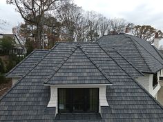 an image of a roof that looks like it is made out of slates and shingles