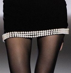 Estilo Blair Waldorf, Blair Waldorf Aesthetic, Nyc Girl, Black Stockings, Blair Waldorf, High Society, Rich Girl, Model Life, French Girl