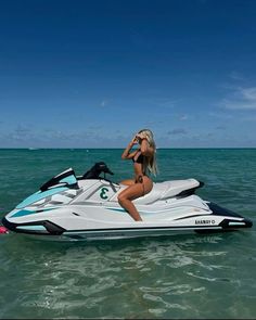 Jetski Instagram Pictures, Jet Ski Poses, Jetski Photos, Jetski Pictures, Outfit For Beach Party, Jet Ski Aesthetic, Jetski Aesthetic, Holiday Instagram Pictures, Beach Photo Inspo Instagram