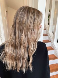 Subtle Balayage Blonde Natural, Subtle Balayage Blond, Dorty Blonde Balayage Hair Colors, Fall Inspired Blonde Hair, Cali Blonde Balayage, Trendy Medium Long Length Haircuts, Minimal Blonde Balayage, Vanilla Blonde Balayage On Brown Hair, Natural Looking Blonde Balayage