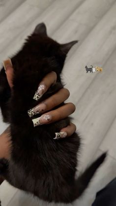 Black Nail Designs Cheetah, Black Cat Acrylic Nails, Acrylic Nails Cheetah Print, Snow Leopard Nails, Animal Print Acrylic Nails, Black Cheetah Print Nails, Black Cheetah Nails, Cute Cheetah Nails, Leopard Print Acrylic Nails