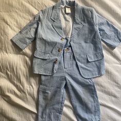 Nwot Never Worn Blue & White 2 Piece Suit For Boys Size 12 Months Blue Cotton Sets For Spring, Spring Blue Cotton Sets, Fitted Blue Playtime Sets, Playful Light Blue Sets For Spring, Cute Fitted Light Blue Sets, Cute Spring Sets With Pockets, Blue Cotton Playtime Sets, Fitted Blue Playwear Sets, Blue Fitted Playwear Sets