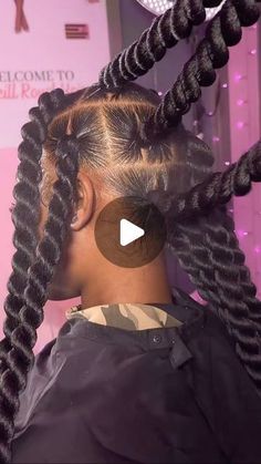 Braid Hairstyles on Instagram: "Everything about is video is perfect! 😍 Jumbo twists  🎥 credit: @shaneillroyalhair (braider based in NY, go check her out!)  Follow @braidhairstyles_com for more braids inspo, tips, tutorials and more 💗  #braidstyles #twist #jumbotwists #nybraider #nybraids" Quick Black Hairstyles, Quick Braid Styles, Bantu Knot Hairstyles, Jumbo Twists, Quick Braids, Two Braid Hairstyles, Jumbo Box Braids, Feed In Braids Hairstyles, Twist Ponytail