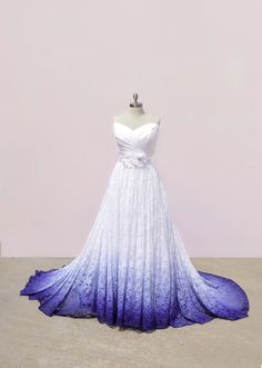 White and Purple Sweetheart Lace Prom Dress Ombre Prom Dress, Dresses With Flowers, Ombre Wedding Dress, Gaun Koktail, Lace Sweetheart Wedding Dress, Ombre Prom Dresses, Purple Wedding Dress, Ombre Wedding, Wedding Dresses With Flowers