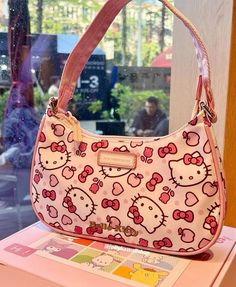 Y2k Things, Tapeta Hello Kitty, Tapeta Z Hello Kitty, Hello Kitty Gifts, Images Hello Kitty, Hello Kitty Purse, Hello Kitty Merchandise, Hello Kitty Rooms, Kitty Clothes