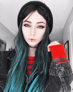 Mint Green Hair, Chica Cool, Alt Girls, Emo Hair, Badass Women, Cool Hair Color, Grunge Hair, Alternative Outfits, Curvy Outfits