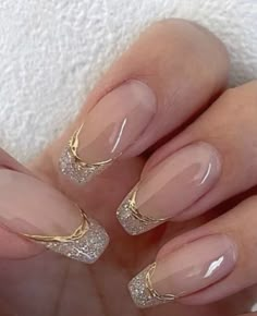 Sophisticated Nails, Elegant Touch Nails, Nails With Gold, Makeup Tip, Valentine Nails, Fancy Nails Designs, Colorful Nails, Bride Nails, New Year's Nails