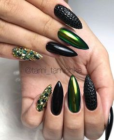 Red Black Green Nails, Colorful Black Nails, Black Stilleto Nails Designs, Dragon Nails Designs, Green And Black Nails, Dragon Nails, Lavender Nails, Gothic Nails