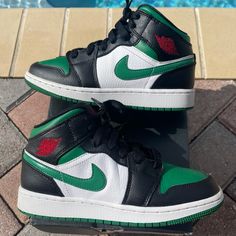 Excellent Used Condition Nike Air Jordan 1 Mid Green Toe (Gs) Size 4y Comes With Original Box Jordan 1 Mid Green, Air Jordan Retro 8, Nike Jordan 11, Air Jordan 1 Mid Gs, Jordan Retro 11, Nike Air Max 2016, Jordan 9 Retro, Nike Air Jordan 1 Mid, Nike Air Jordan Retro