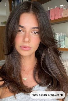 Medium Length Haircut Old Money, Brown Hair For Round Face, Shoulder Length Haircut For Round Faces, Shoulder Length Hair For Round Faces, Classy Haircuts For Women, Brunette Mid Length Hair, Midi Hair, Hairstyle Women Round Face