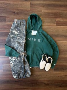 Nice Fall Outfits, Camo Pants Outfit, Mens Backpack Fashion, Comfortable Winter Outfits, Trendy Clothing Stores, Camouflage Outfits