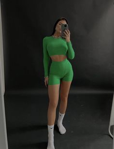 Green Gym Outfit, Build Glutes, Workout In The Morning, Fitness Wear Outfits