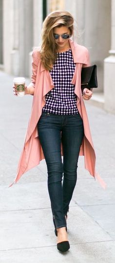 This is an adorable look. Love the navy polka dot and the pink jacket with the skinny jeans! Mode Tips, Woman Walking, Blazer Outfit, Inspired Outfits, 인물 사진, Fall Fashion Trends, Urban Chic, Fashion Mode, Looks Style