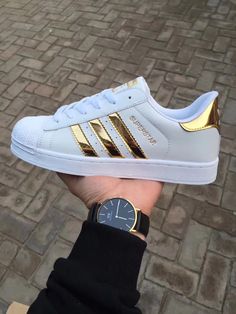 Trending Shoes For Men, Girls Shoes Teenage, Fashion Shoes Sandals, Adidas Shoes Women, White Watch, Adidas White