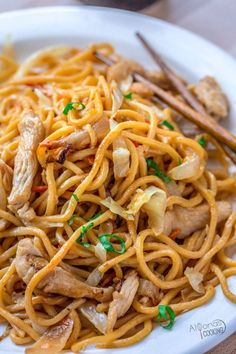 Chicken Lo Mein is made with sweet and savory Umami flavored sauce like Chinese takeout! This chicken Lo Mein recipe is made with noodles, vegetables, chicken, and a quick homemade lo mein sauce! Lo mein can be vegetarian or made with beef, pork, or shrimp! Check out this easy dinner idea if you are in the mood for homemade takeout.

#pastarecipe #chickenrecipe #chickenpasta #chinesefood #dinnerrecipe Saturday Recipes, Wok Food, Chinese Night, Foreign Recipes, Chicken Lo Mein Recipe, Light Eating, Noodles Vegetables, Lo Mein Recipe, Chicken Lo Mein