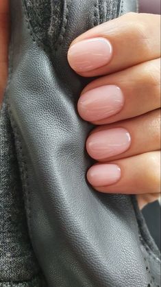 Natural Nails Manicure, Short Gel Nails, Subtle Nails, Simple Gel Nails, Her Nails, Casual Nails, Classic Nails, Round Nails, Pink Nail