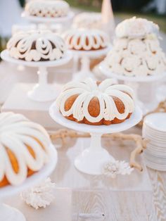 there are many bundt cakes on the table