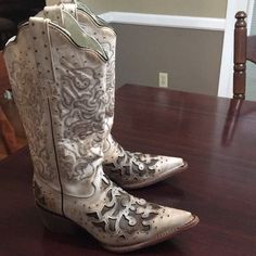 These Arrowleaf Handcrafted Leather Western Boots Will Steal The Show. Features Are A Constellation Of Tiny Brown Stitched Stars, An Intricate Inlay Of Brown Aged Leather Under Cream, And A Pointed Toe. Pull On And Clean Inside And Out. Excellent Condition, Worn Only A Couple Times As You Can See From The 3rd Picture Of Bottoms. Cowgirl Boots Sz 7b. Last Picture Is For Price Reference Only. Leather Western Boots, Handcrafted Leather, Cowgirl Boots, Western Boots, Shoes Heels Boots, Constellations, Shoes Women Heels, Heeled Boots, Shoes Heels