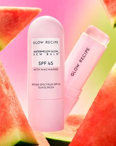 This hydrating balm contains broad spectrum SPF 45 and is rated PA+++, to shield against UVA/UVB rays while helping to even tone & prevent hyperpigmentation. The translucent, non-comedogenic formula leaves skin with a dewy glow, never greasy! Perfect for everyday protection & on-the-go reapplication. Papaya Sorbet, Korean Sunscreen, Watermelon Glow, Sunscreen Stick, Glow Recipe, Protector Solar