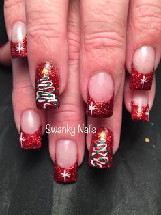 Christmas Nail Tips Designs, Square Nail Designs Holiday, Holiday Nails Winter Christmas Acrylic, Christmas Gel Nails Square, Christmas Gel Nails Short Square, Christmas Tree Nails Designs, December Nails Christmas Xmas, Red Christmas Nails 2022, Christmas Time Nails