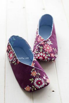 Women Kimono-style Shoes PDF Sewing Pattern | Etsy Kimono Slippers, Sew Kimono, Kimono Shoes, Woman Kimono, Baby Shoes Diy Pattern, Moda Kimono, Slipper Pattern, Baby Shoes Diy, Diy Slippers