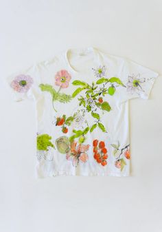 Painted Shirt, Plant Graphic, Sweatshirt Short Sleeve, Cool Things To Make, Vintage Tshirts, Aesthetic Clothes, Pretty Outfits, Fashion Inspo Outfits, New Fashion