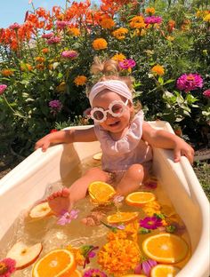 Baby Summer Photo Shoot Ideas, 8 Month Old Photoshoot Ideas, Baby Bathtub Photoshoot, May Monthly Baby Pictures, Baby Fruit Bath Photoshoot, Summertime Photoshoot Ideas, Watermelon Photo Shoot Baby, July Photo Shoot Ideas, 11 Month Old Baby Photoshoot Ideas