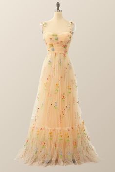 The comantic champagne dress features tie shoulders, pleated bodice. The delicated embroidery in the dress and the soft tulle make your dress beautiful! Short Princess Dress, Empire Waist Gown, Floral Dress Formal, Long Formal Gowns, Champagne Dress, Long Prom Gowns, Floral Embroidered Dress, Pretty Prom Dresses, Soft Tulle