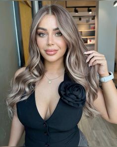 Hair Color For Light Neutral Skin Tone, Neutral Cool Skin Tone Hair Colors, Ash Blonde Hair Olive Skin, Light Brown Hair Cool Tone Pale Skin, Ash Blonde Hair Tan Skin, Light Brunette Hair, Light Brunette, Cabello Hair, Skin Aging